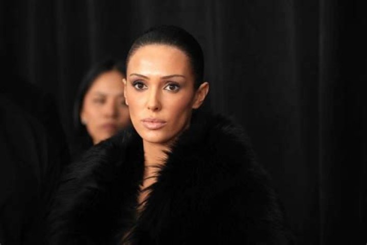 Bianca Censori Chirurgia: Unveiling the Truth About Her Journey