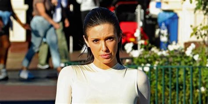 Does Bianca Censori Have Plastic Surgery? Exploring the Truth Behind the Rumors